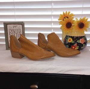 Qupid Tan Ankle Booties with Block Heel